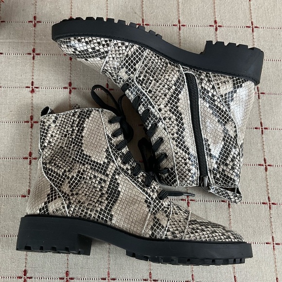 Linea Paolo “Trinity” Snakeskin Embossed Leather Combat Boots Lace Up & Zip Sz 5 - Picture 8 of 8
